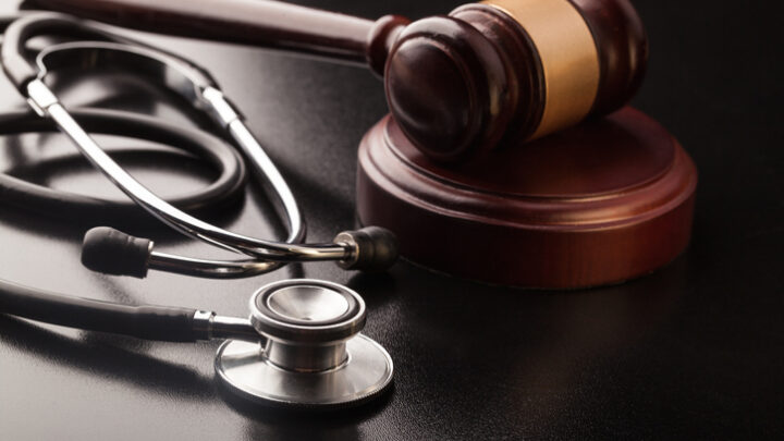 Cuando contratar a un abogado especialista en negligencias médicas