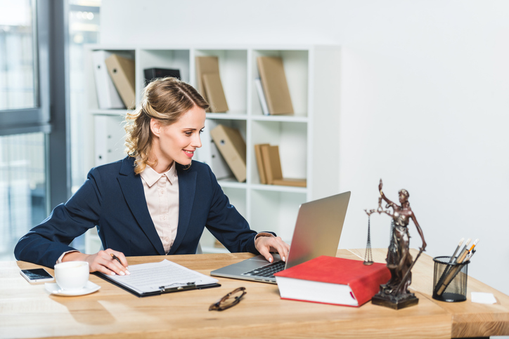 Retos y oportunidades de los despachos de abogados en 2019