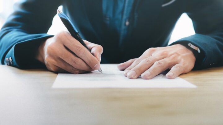 La importancia de una traducción jurada en contratos internacionales