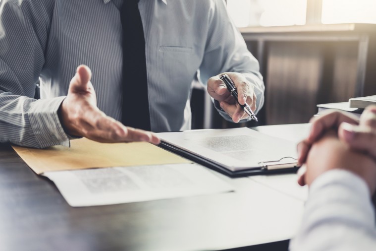¿Por qué contratar un abogado mercantil?