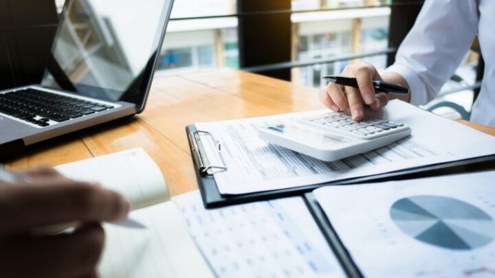 ¿Qué funciones realiza un asesor fiscal?
