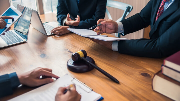 ¿En qué consiste el arbitraje?