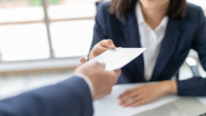 Ventajas de los sobres personalizados para la empresa