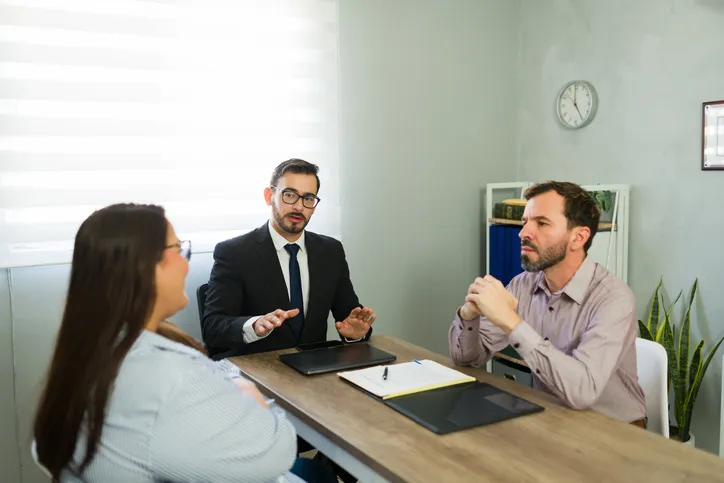 Consulta con un abogado especializado en su despacho