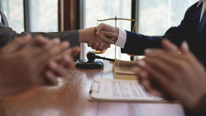 ¿Por qué contratar a un abogado especializado por materias?
