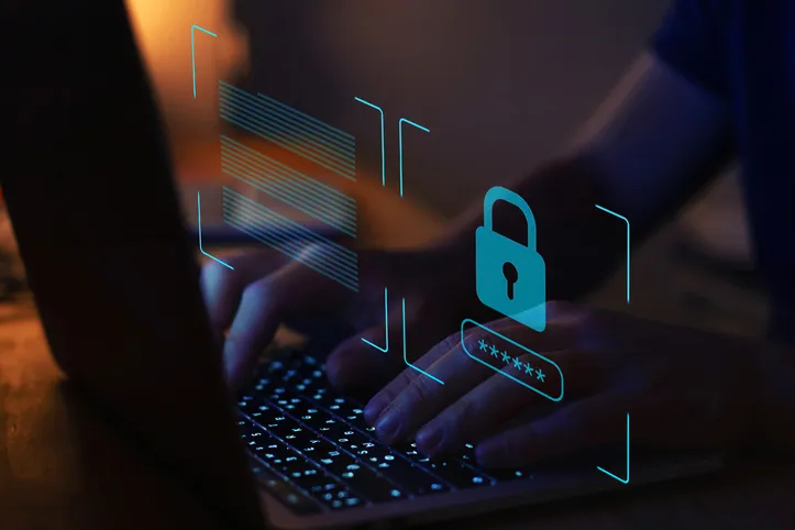 Seguridad informática y protección de contraseñas al usar un ordenador