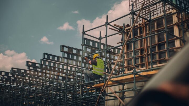¿En qué consiste la paralización de obras y cómo gestionarlo?