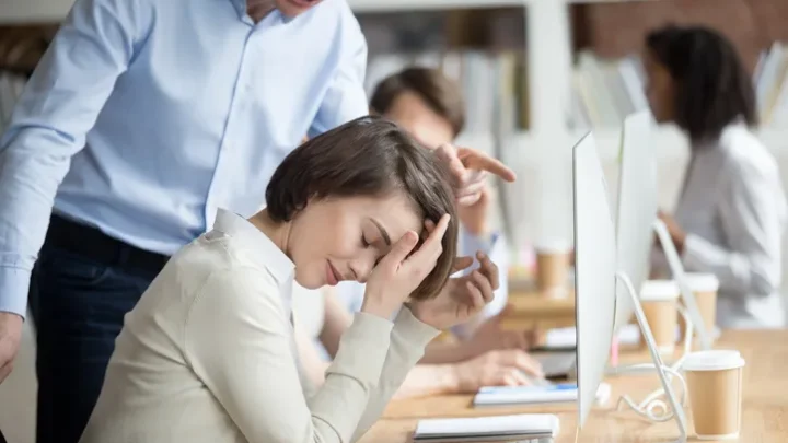 Acoso laboral y mobbing en España: guía completa y derechos