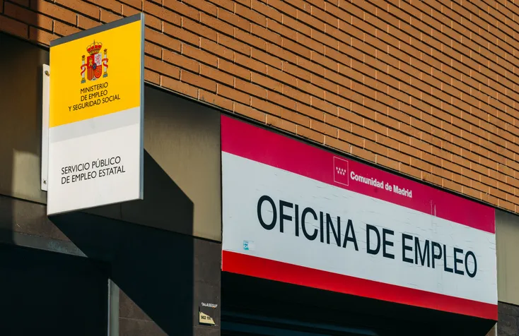 Fachada de una oficina de empleo del Servicio Público de Empleo Estatal en Madrid