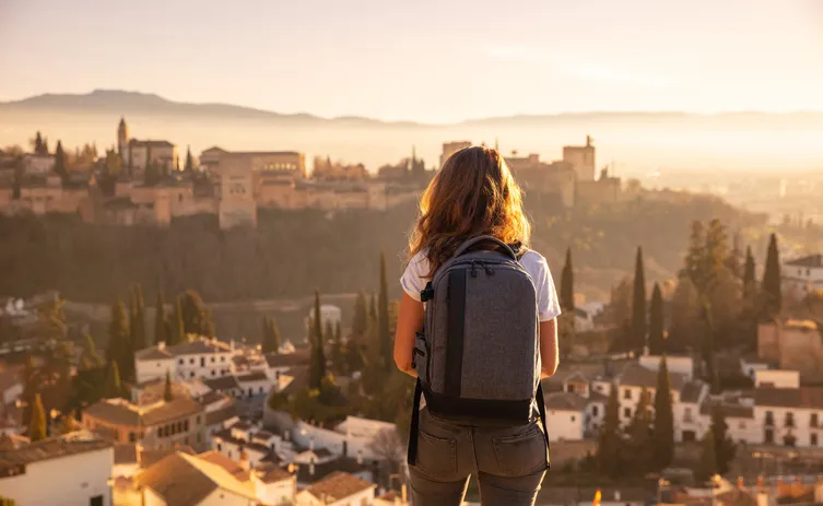 Qué hacer si quieres vivir en España: guía integral del extranjero